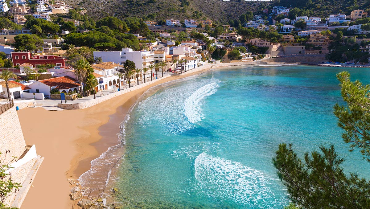 Buying property on Costa Blanca North – hillside homes near Moraira