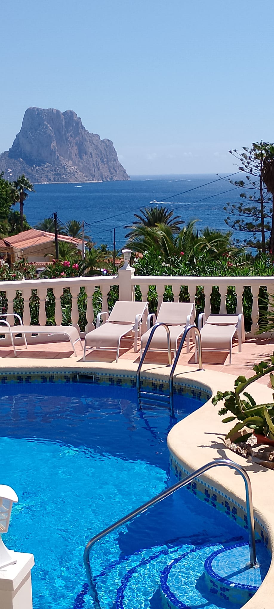 COB001 - Spacious 5-Bedroom Villa for Sale in Calpe, Alicante