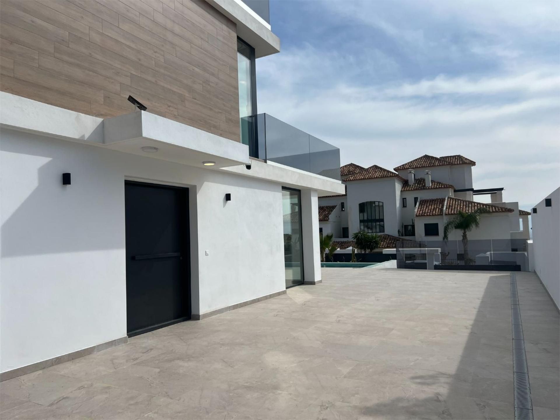 COB003 - Luxury New-Build Villa with Panoramic Sea Views in Sierra Cortina, Finestrat