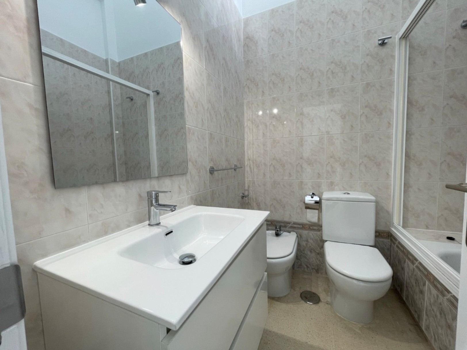 COB004 - Sun-Filled Townhouse with Private Garage in L’Albir