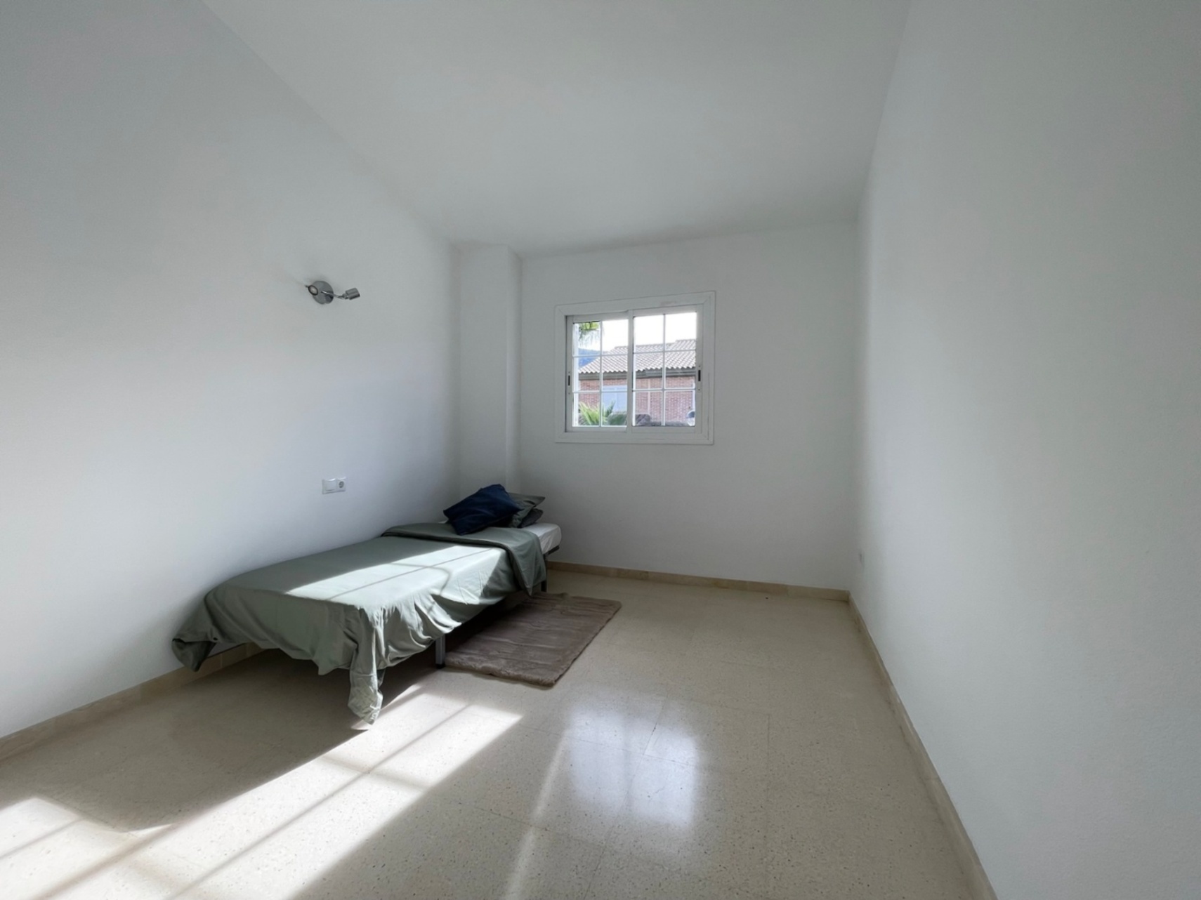 COB004 - Sun-Filled Townhouse with Private Garage in L’Albir