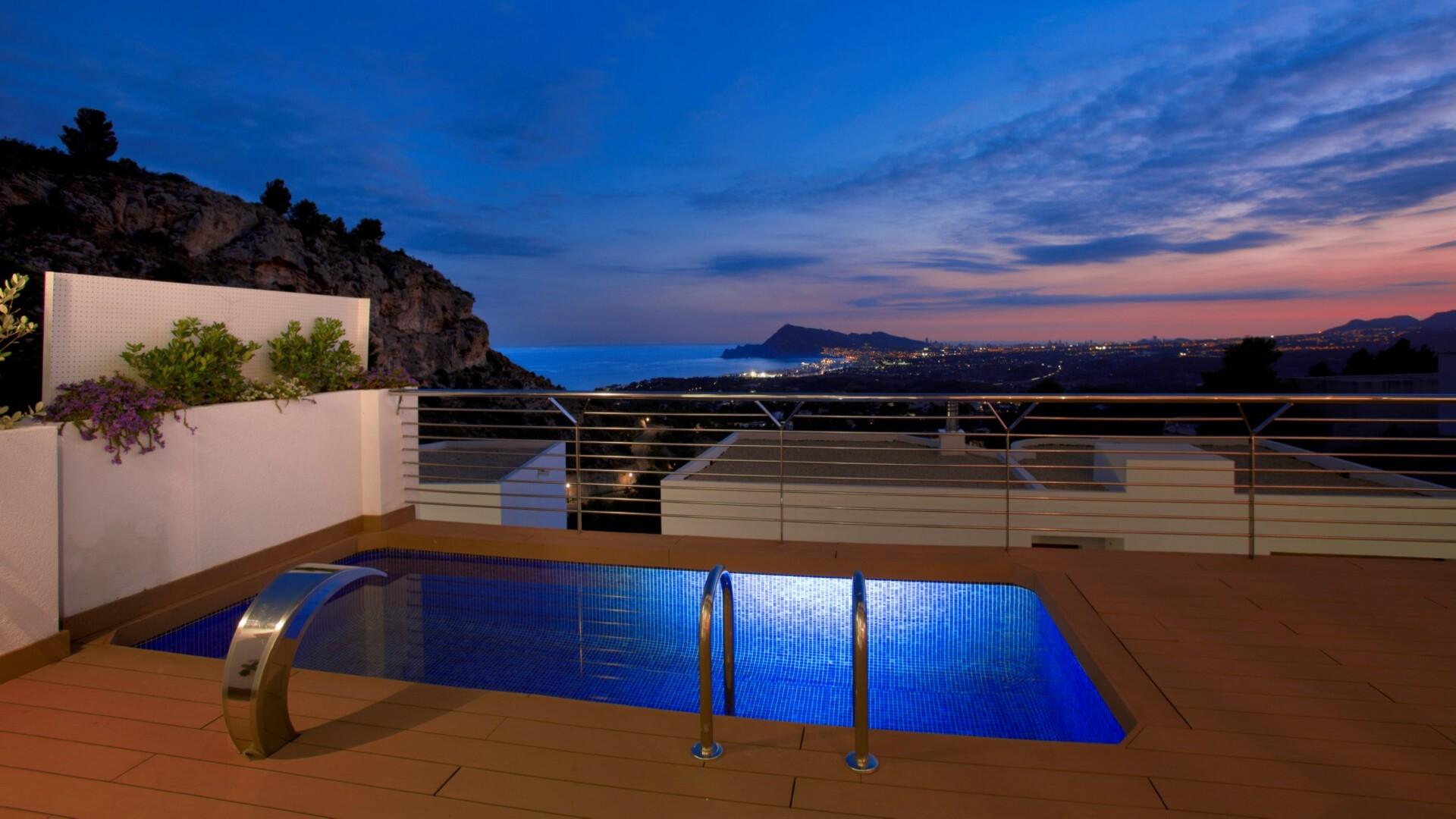 NE1287V - Villa with beautiful sea views