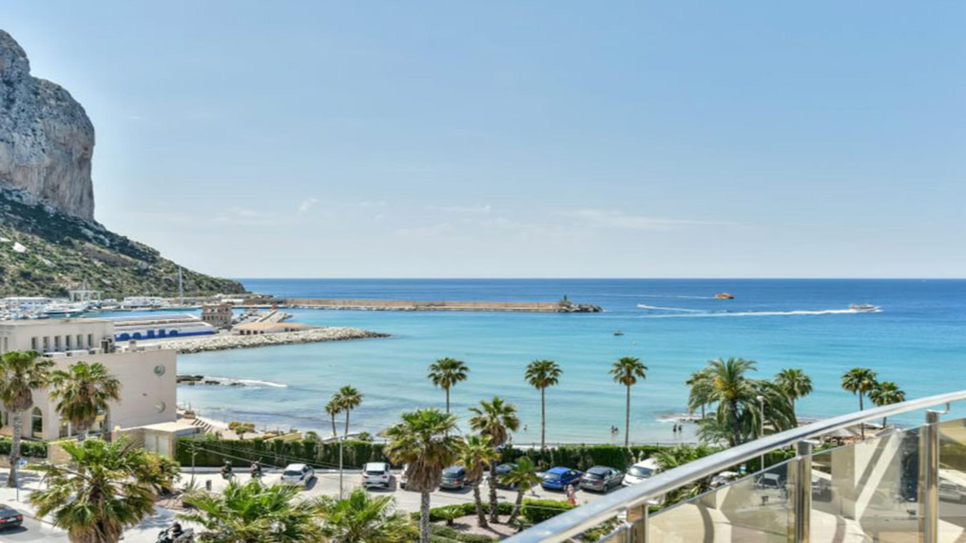 Apartment with sea-views in Calpe, Alicante