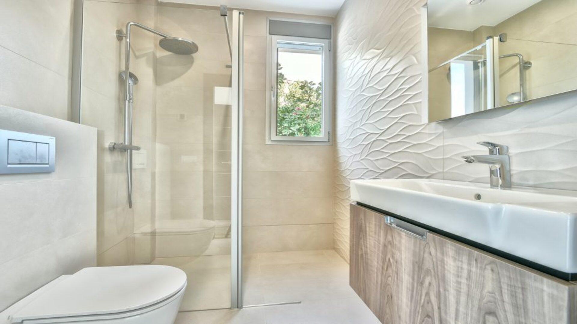 NE1320V - SPECTACULAR VILLA IN 1ST LINE OF THE SEA