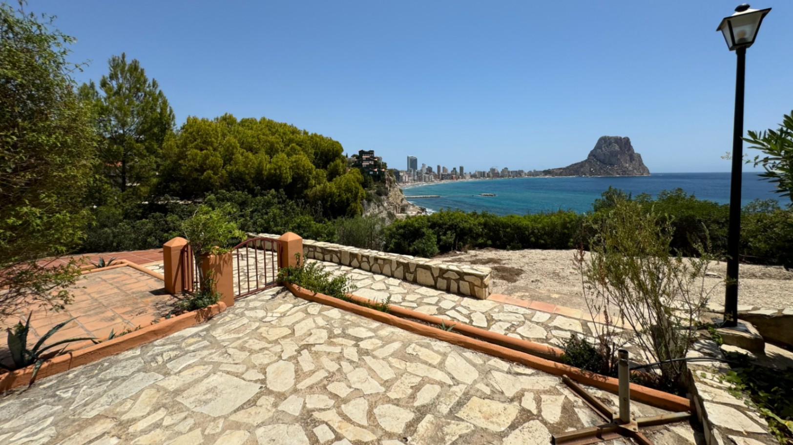 NE1444V - First Line Mediterranean Villa with Seaview in Calpe